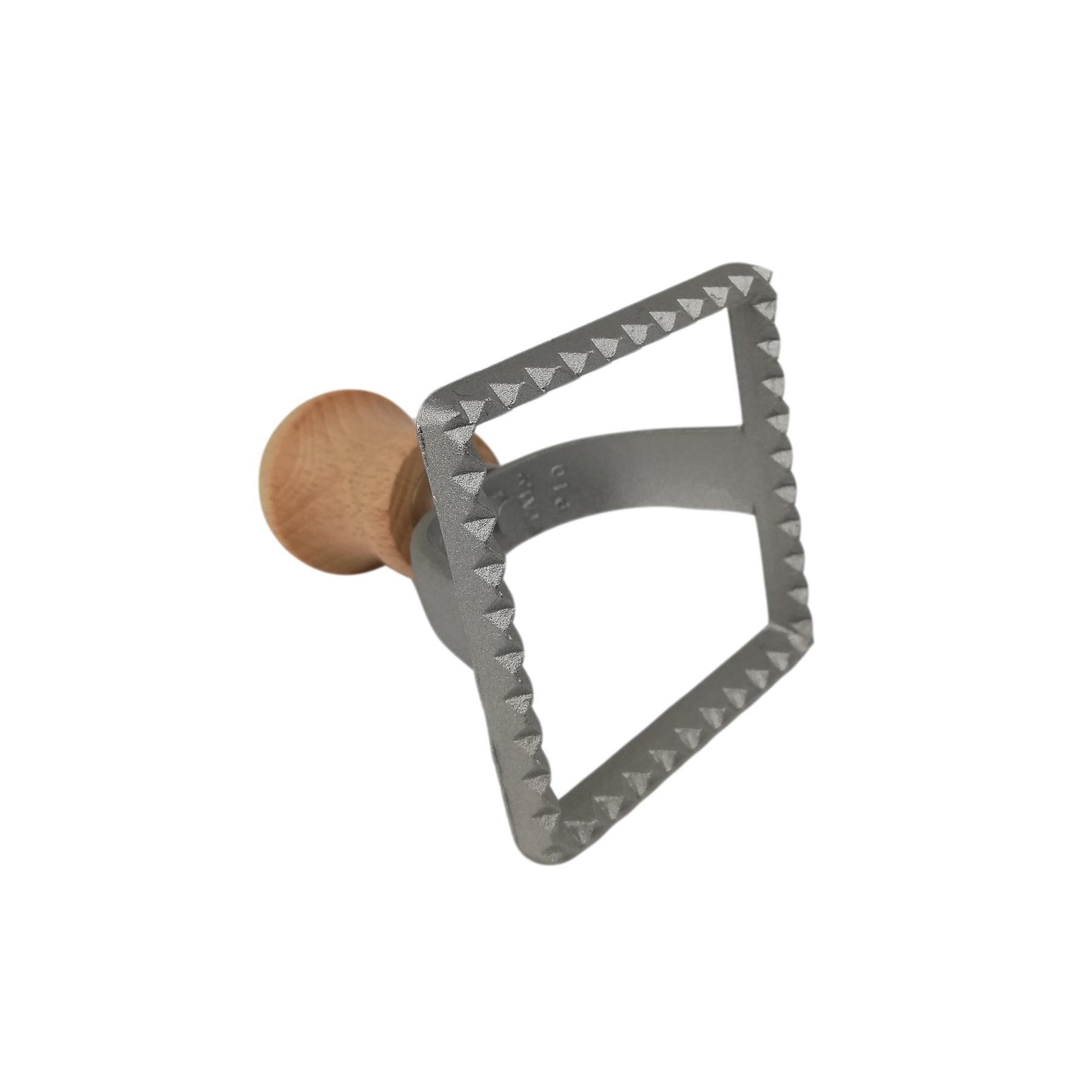 tagliaravioli quadro calder_1_clipped_rev_1
